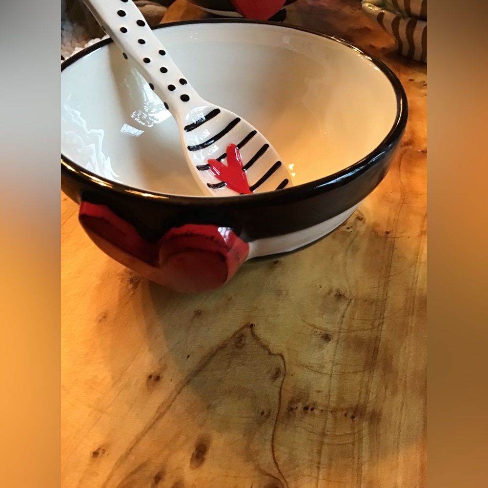 NWOT Beautiful Heart Design Bowl and Spoon.